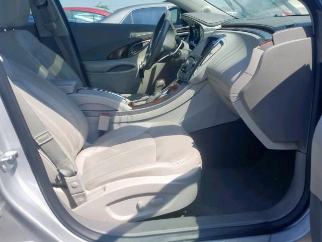 1G4GC5GR7DF290498 - 2013 BUICK LACROSSE SILVER photo 5