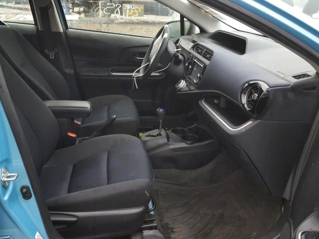 JTDKDTB31F1098867 - 2015 TOYOTA PRIUS C BLUE photo 5