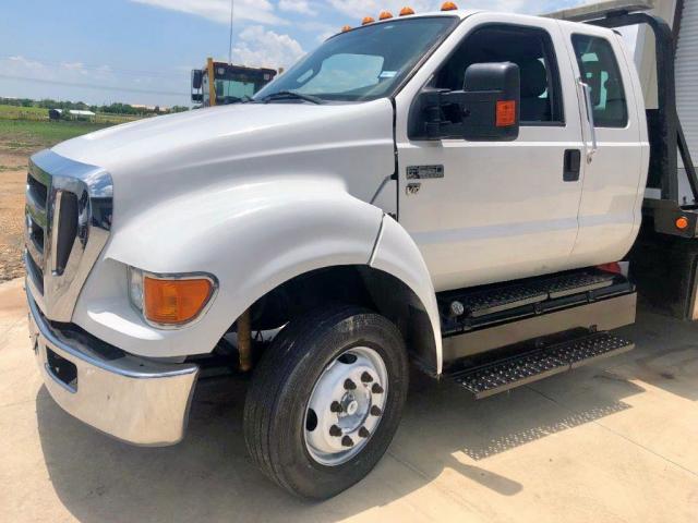 3FRNX6HP1FV643918 - 2015 FORD F650 SUPER WHITE photo 2