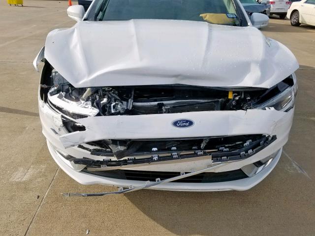 3FA6P0RU1JR131893 - 2018 FORD FUSION TIT WHITE photo 9