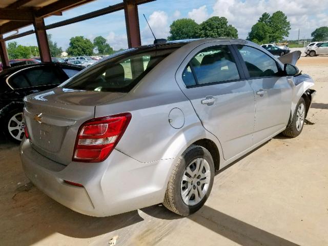 1G1JB5SH1H4156222 - 2017 CHEVROLET SONIC LS 银色 照片 4