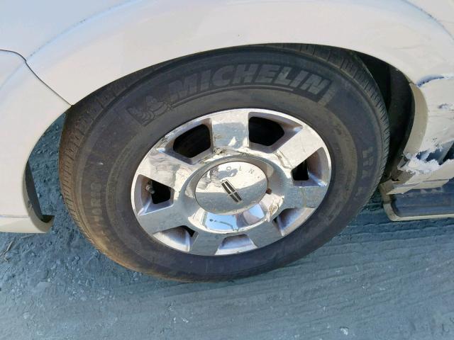 5LMFU28536LJ05982 - 2006 LINCOLN NAVIGATOR თეთრი ფოტო 9