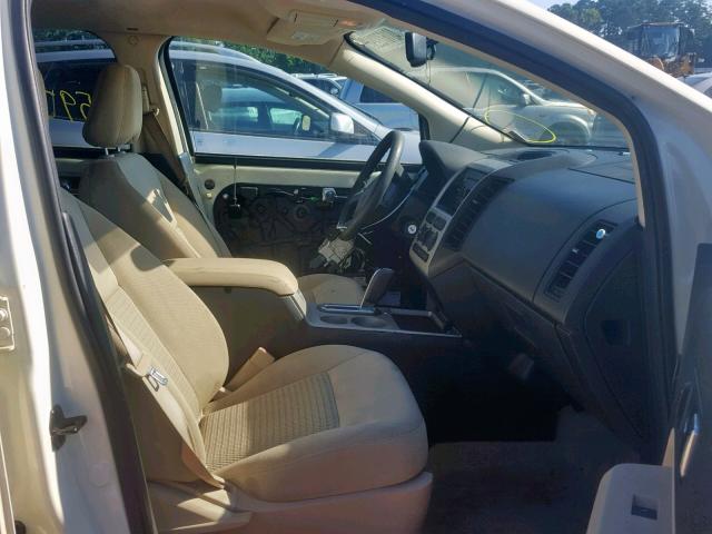 2FMDK36C48BB02616 - 2008 FORD EDGE SE WHITE photo 5