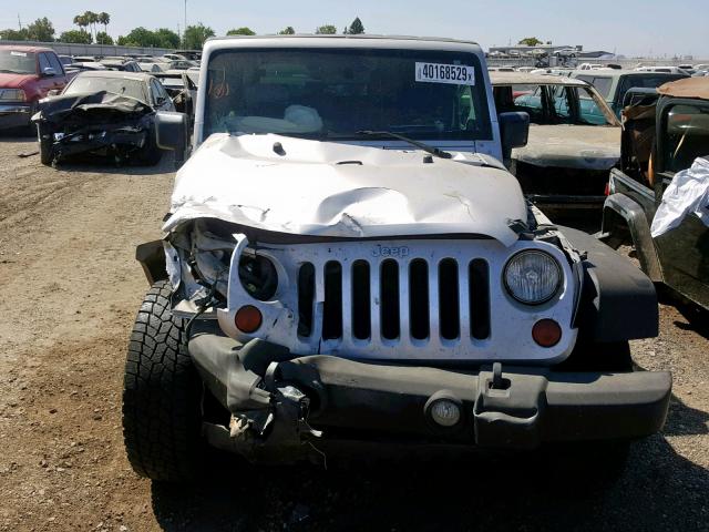 1J4FA24169L744343 - 2009 JEEP WRANGLER X SILVER photo 9