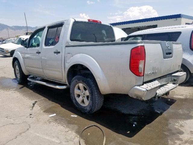 1N6AD07UX9C428152 - 2009 NISSAN FRONTIER C SILVER photo 3