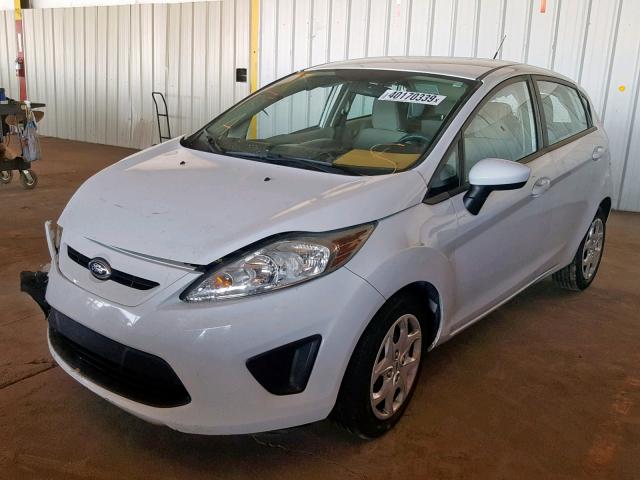 3FADP4TJ9DM215619 - 2013 FORD FIESTA S WHITE photo 2