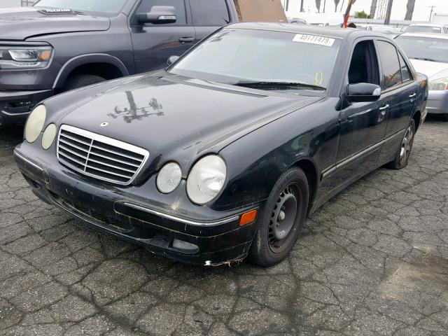 WDBJF65J02B490338 - 2002 MERCEDES-BENZ E 320 BLACK photo 2