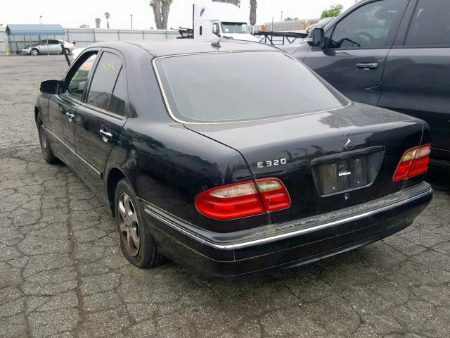 WDBJF65J02B490338 - 2002 MERCEDES-BENZ E 320 BLACK photo 3