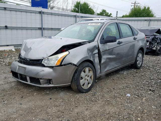 1FAHP34N58W201090 - 2008 FORD FOCUS S/SE SILVER photo 2