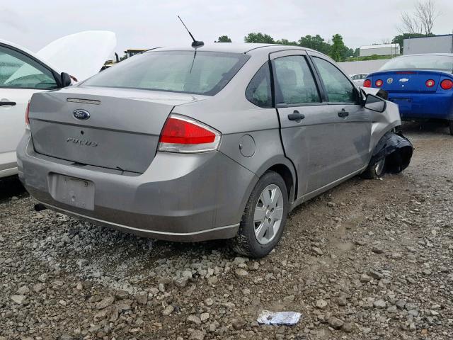 1FAHP34N58W201090 - 2008 FORD FOCUS S/SE SILVER photo 4