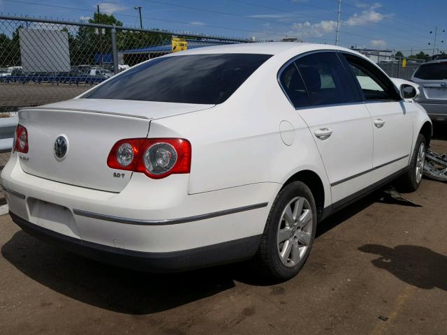 WVWJK73C28E109877 - 2008 VOLKSWAGEN PASSAT TUR WHITE photo 4