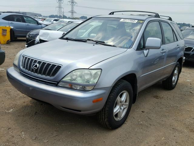 JTJHF10U920261105 - 2002 LEXUS RX 300 SILVER photo 2