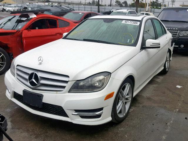 WDDGF4HB0DR270508 - 2013 MERCEDES-BENZ C 250 WHITE photo 2