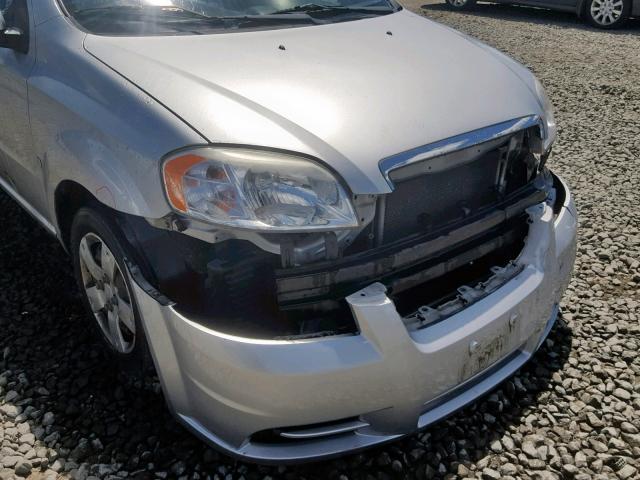 KL1TD56E49B327723 - 2009 CHEVROLET AVEO LS SILVER photo 9