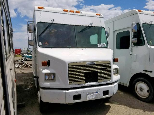 4UZA4FFD0YCG11385 - 2000 FREIGHTLINER CHASSIS M WHITE photo 1