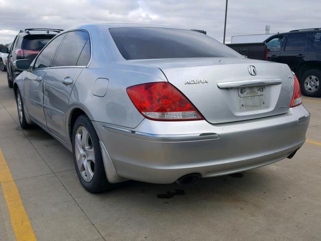 JH4KB166X7C003631 - 2007 ACURA RL SILVER photo 3