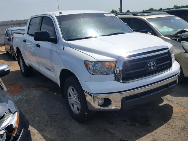 5TFDM5F11BX026796 - 2011 TOYOTA TUNDRA CRE WHITE photo 1