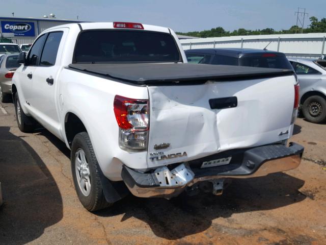 5TFDM5F11BX026796 - 2011 TOYOTA TUNDRA CRE WHITE photo 3