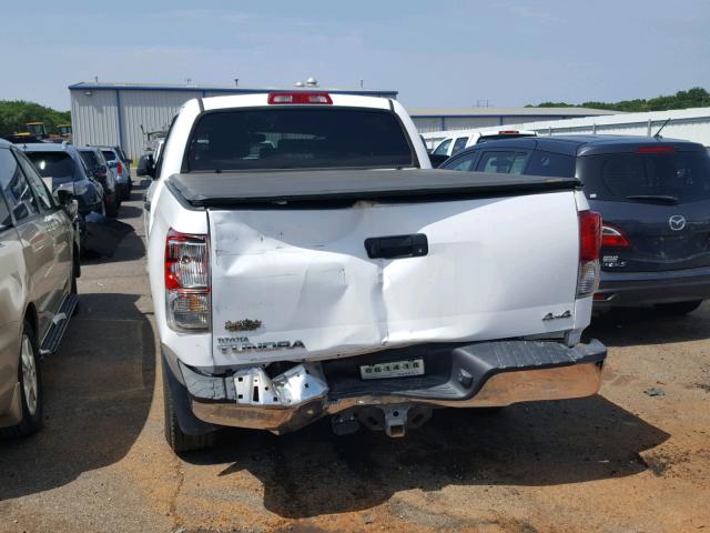 5TFDM5F11BX026796 - 2011 TOYOTA TUNDRA CRE WHITE photo 9