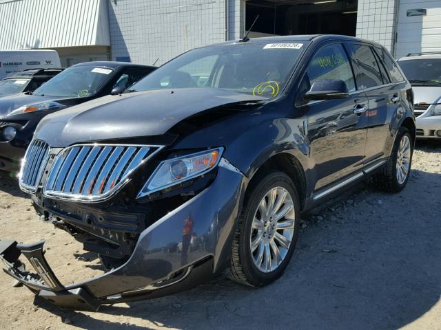 2LMDJ8JK7DBL25813 - 2013 LINCOLN MKX GRAY photo 2