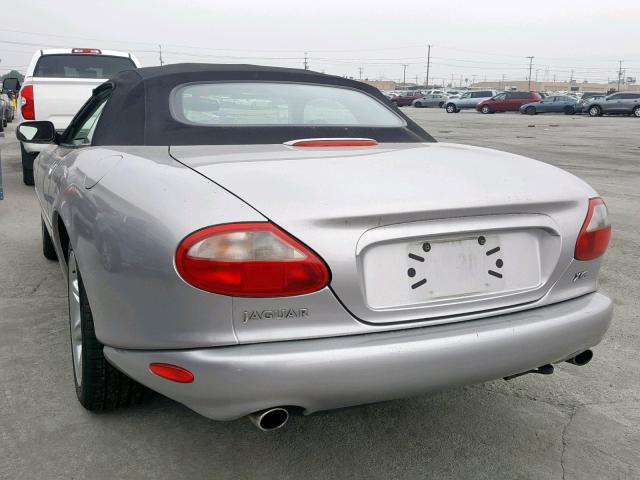 SAJJA42C0YNA10207 - 2000 JAGUAR XK8 SILVER photo 3