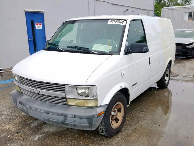 1GCDM19W31B131948 - 2001 CHEVROLET ASTRO WHITE photo 2