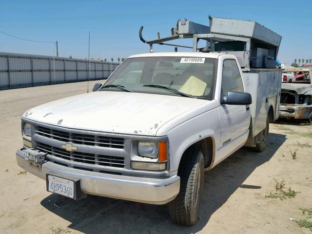 1GBGC34R8YR225083 - 2000 CHEVROLET C3500 WHITE photo 2