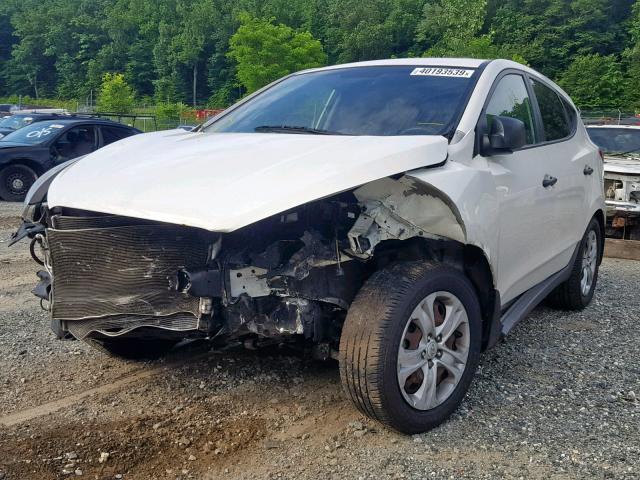 KM8JT3AB9CU398329 - 2012 HYUNDAI TUCSON GL WHITE photo 2