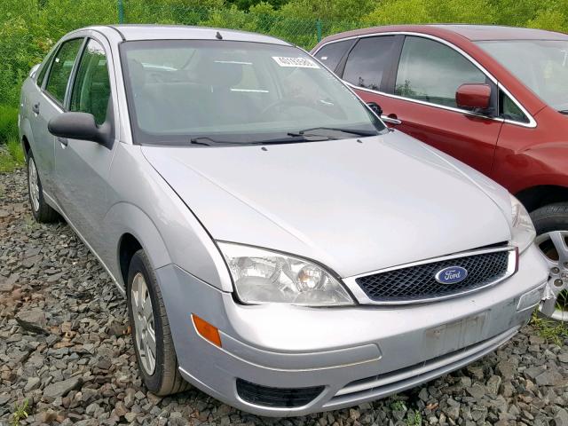 1FAHP34N47W225962 - 2007 FORD FOCUS ZX4 GRAY photo 1