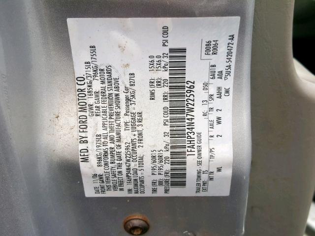 1FAHP34N47W225962 - 2007 FORD FOCUS ZX4 GRAY photo 10