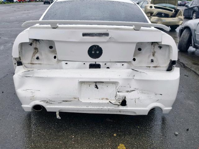 1ZVFT82H965225089 - 2006 FORD MUSTANG GT WHITE photo 9