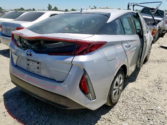 JTDKARFP7H3002613 - 2017 TOYOTA PRIUS PRIM 银色 照片 4