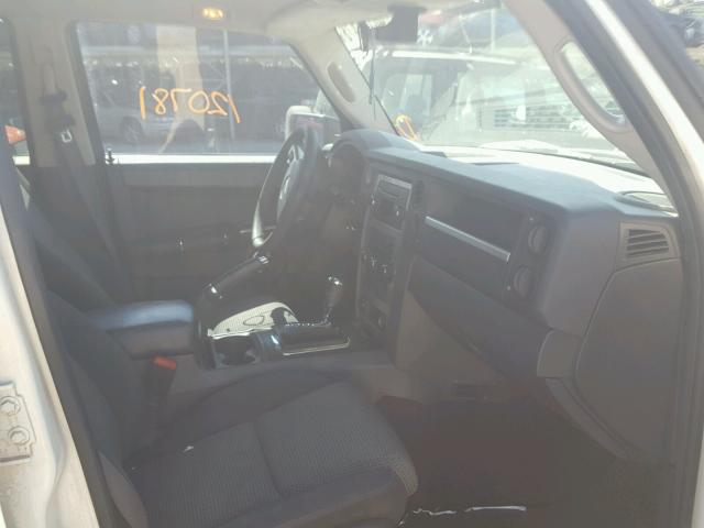 1J4RG4GK9AC130435 - 2010 JEEP COMMANDER თეთრი ფოტო 5