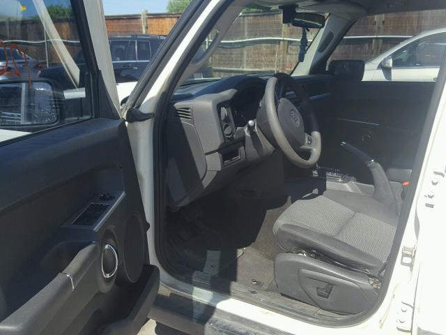 1J4RG4GK9AC130435 - 2010 JEEP COMMANDER თეთრი ფოტო 9