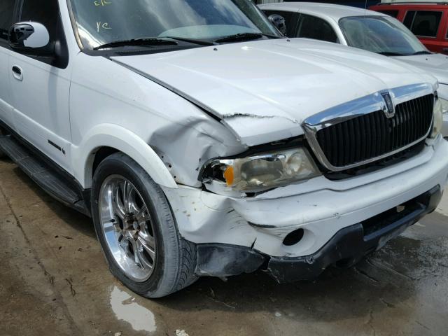 5LMEU27A41LJ02463 - 2001 LINCOLN NAVIGATOR 白色 照片 9
