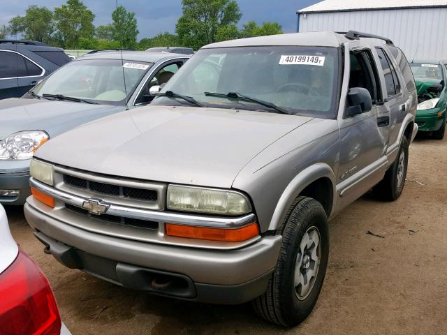 1GNDT13X63K185811 - 2003 CHEVROLET BLAZER SILVER photo 2