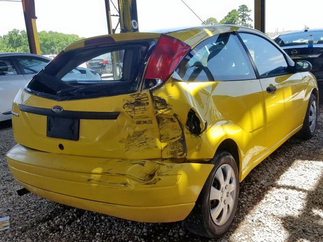 3FAFP31N95R152020 - 2005 FORD FOCUS ZX3 YELLOW photo 4