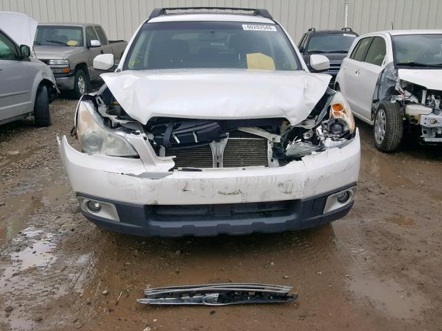 4S4BRGGC1A1319664 - 2010 SUBARU OUTBACK PR WHITE photo 9