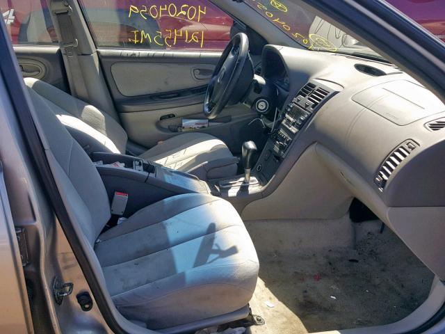 JN1CA31D41T628255 - 2001 NISSAN MAXIMA GXE GRAY photo 5