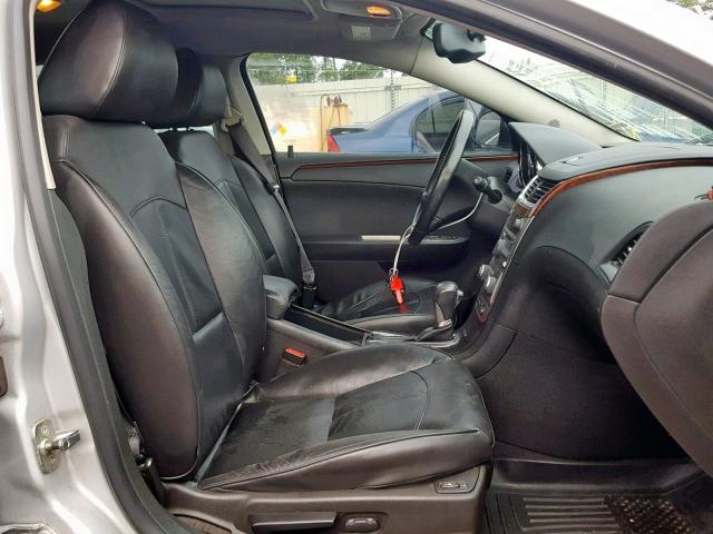 1G1ZE5E71BF288941 - 2011 CHEVROLET MALIBU LTZ 银色 照片 5