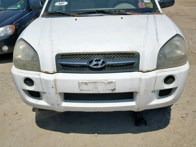 KM8JM12B25U065053 - 2005 HYUNDAI TUCSON GL WHITE photo 9