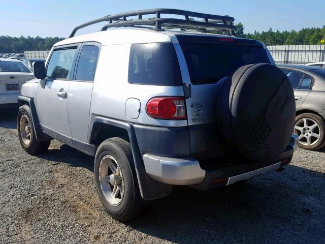 JTEZU11F570019041 - 2007 TOYOTA FJ CRUISER SILVER photo 3