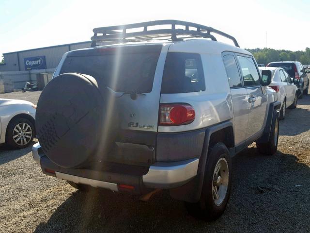 JTEZU11F570019041 - 2007 TOYOTA FJ CRUISER SILVER photo 4