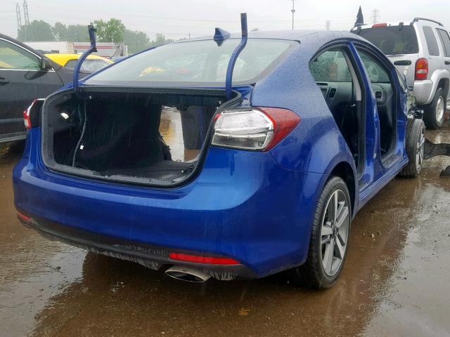 3KPFL4A89HE037631 - 2017 KIA FORTE EX BLUE photo 4