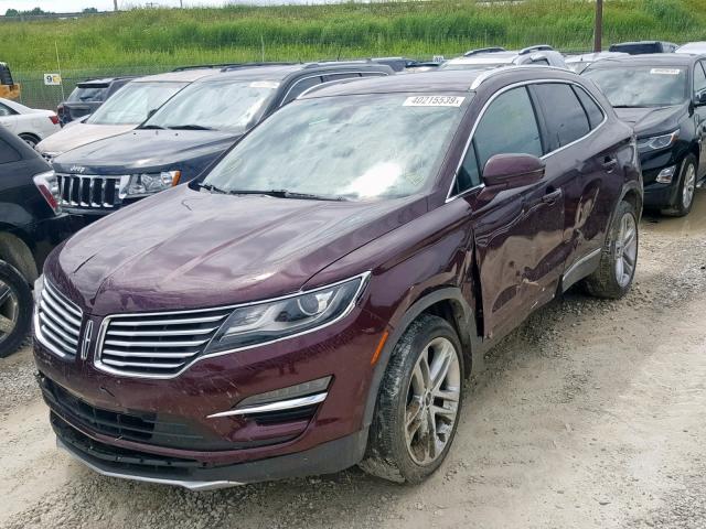 5LMCJ3D90HUL04379 - 2017 LINCOLN MKC RESERV MAROON photo 2