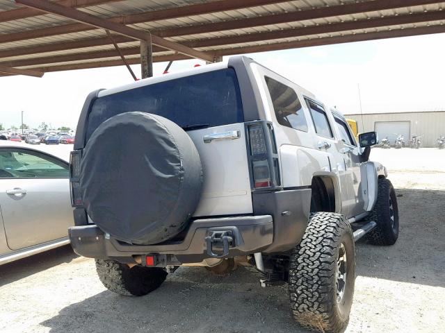 5GTDN136168302473 - 2006 HUMMER H3 SILVER photo 4