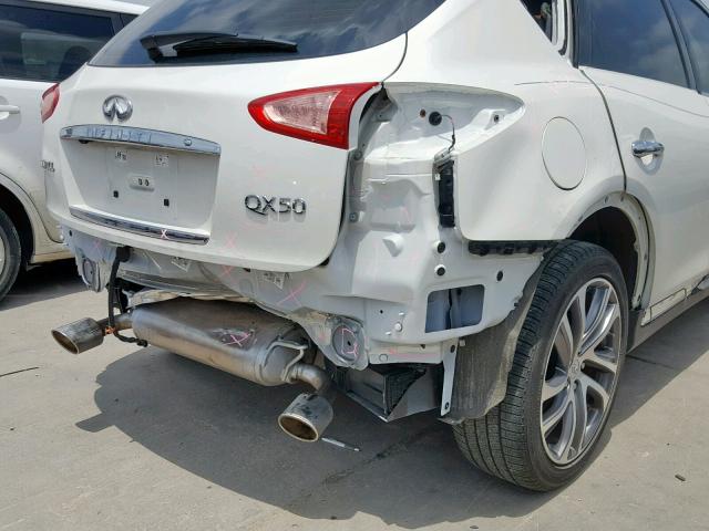 JN1BJ0RP7HM384503 - 2017 INFINITI QX50 WHITE photo 9