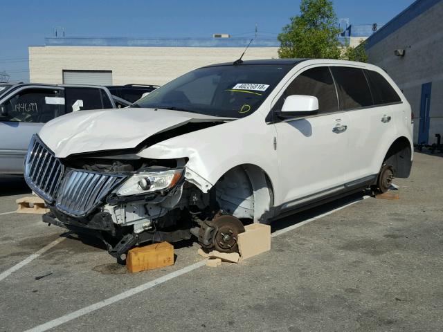 2LMDJ8JK9BBJ07532 - 2011 LINCOLN MKX WHITE photo 2