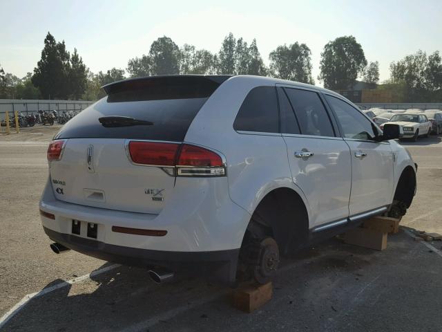 2LMDJ8JK9BBJ07532 - 2011 LINCOLN MKX WHITE photo 4