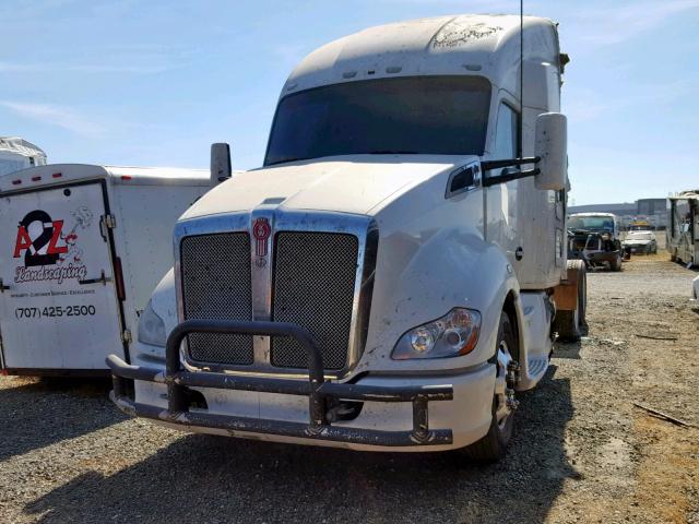 1XKYDP9X0GJ120633 - 2016 KENWORTH CONSTRUCTI WHITE photo 2